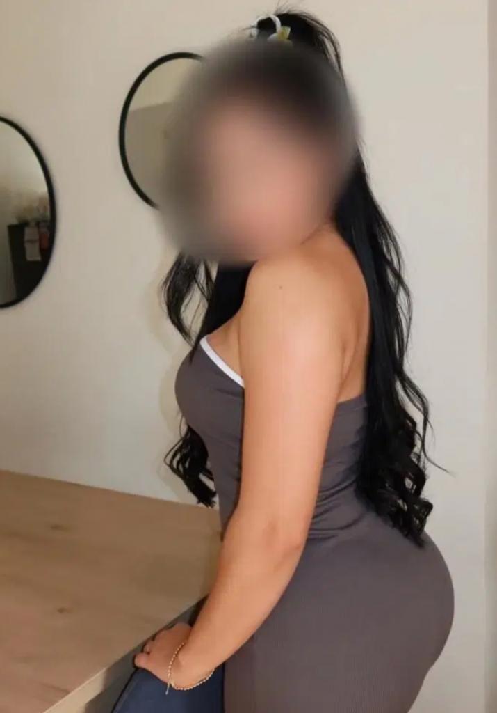 661121487: Chica busca chico en Granada