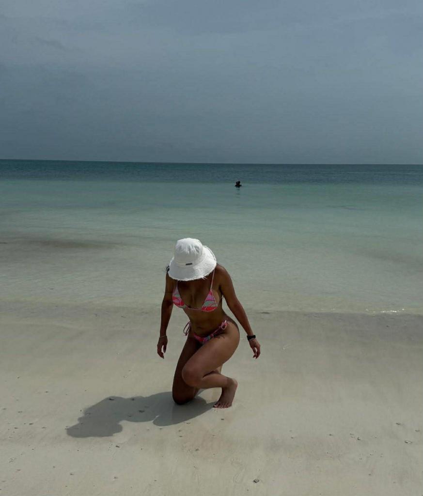 631945439: Chica busca chico en Barcelona