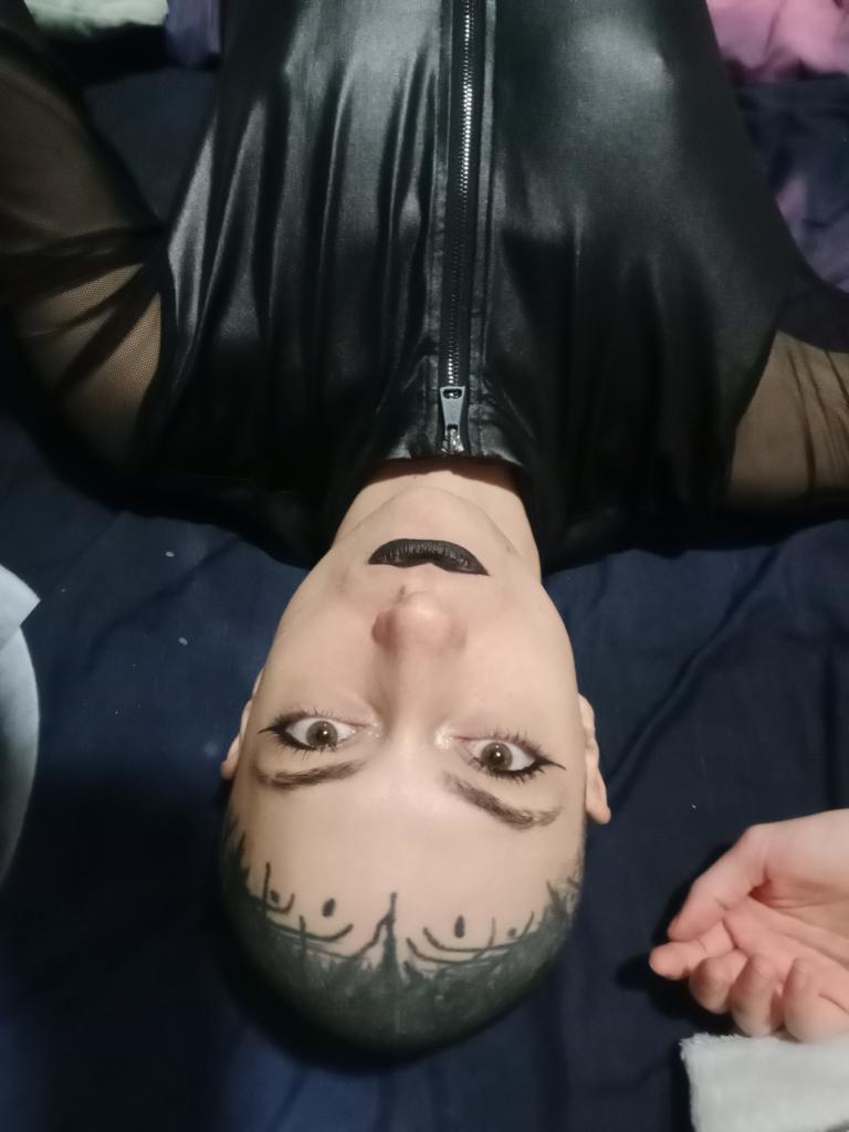 644441551: Chica busca chico en Barcelona