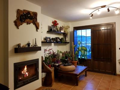 686337971: Chica busca chico en Huesca