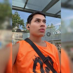 Chico busca chica en Lérida: 