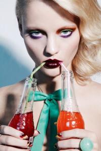 613897034: Chica busca chico en Gerona