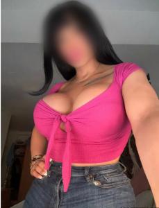 614420939: Chica busca chico en Barcelona