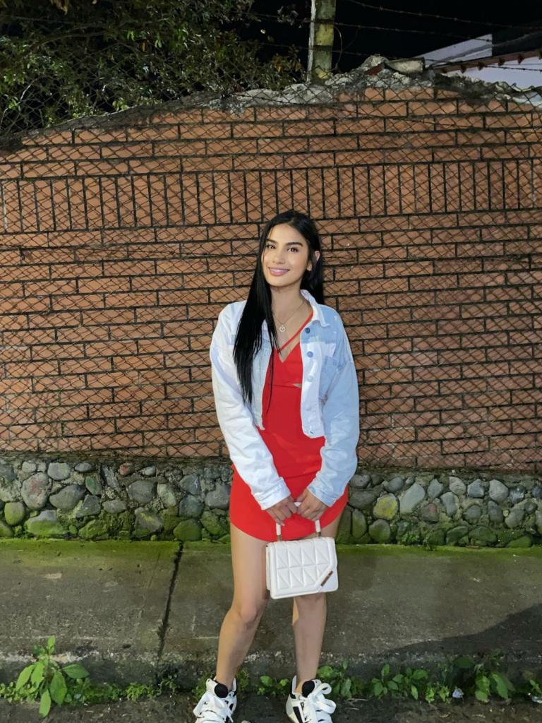 631143854: Chica busca chico en Valencia