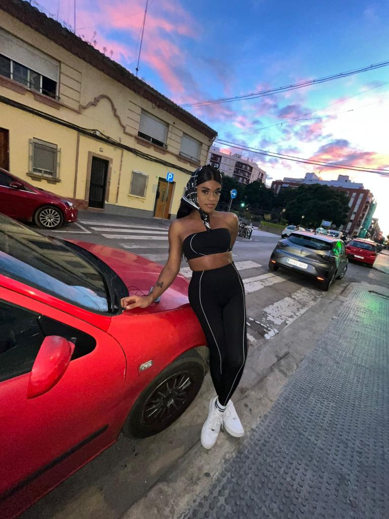 623433330: Transexual en Barcelona