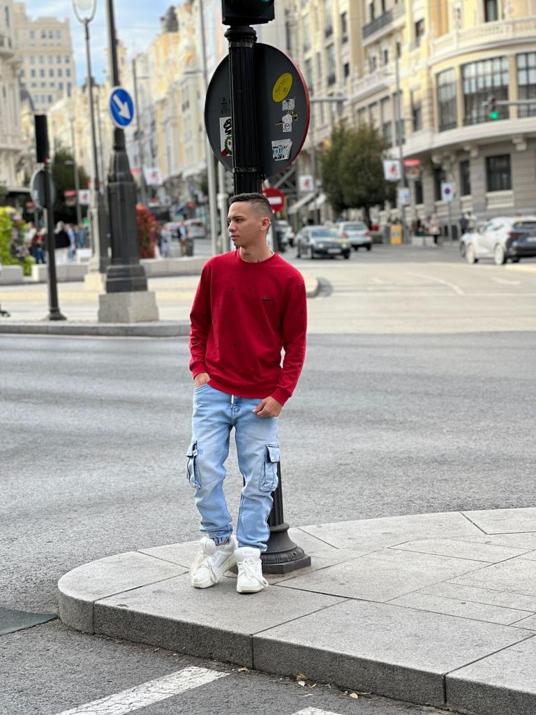 632576353: Chico busca chica en Madrid