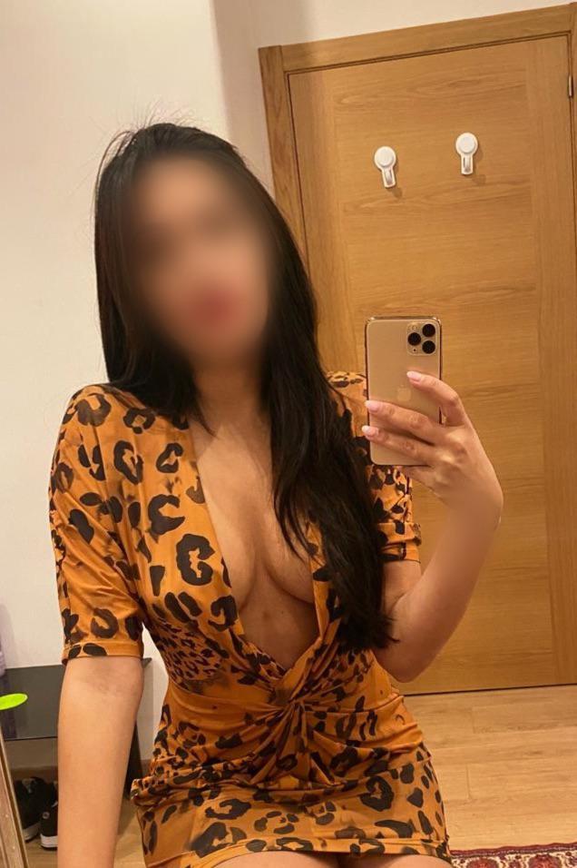 624385132: Chica busca chico en La Coruña