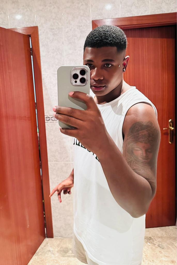 603975430: Chico busca chica en Valencia