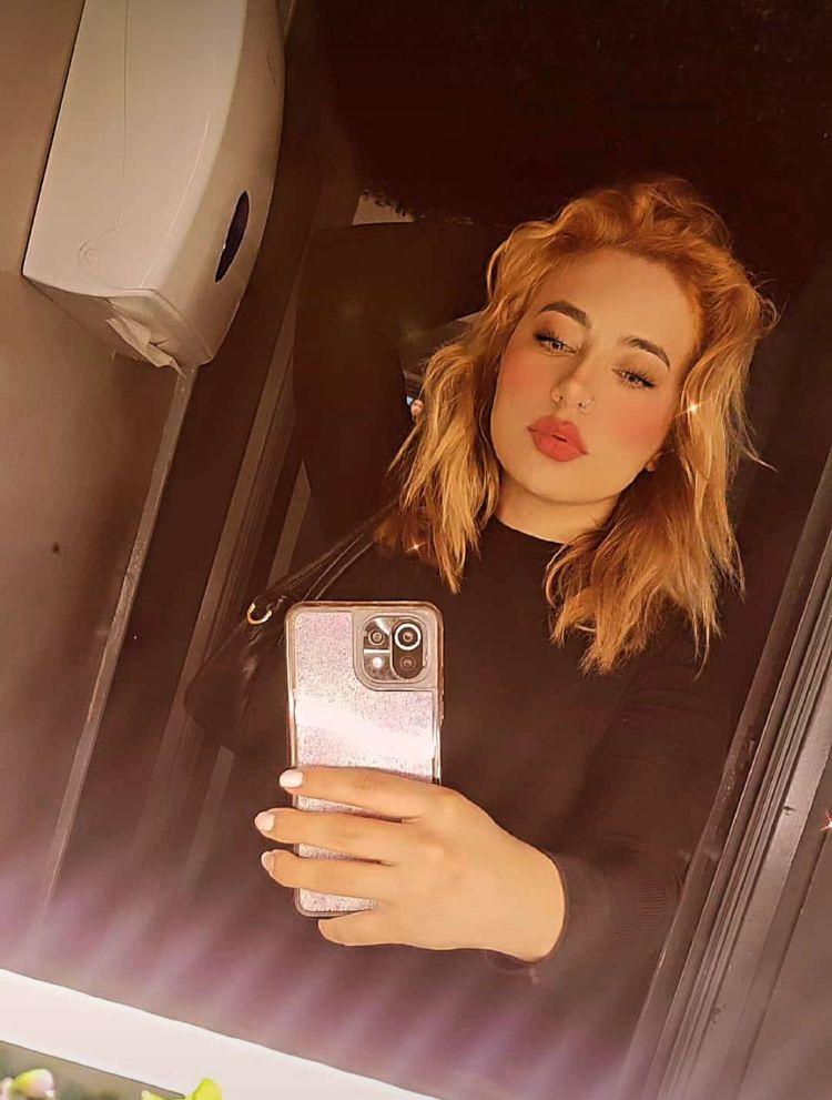 613792049: Chica busca chico en Valencia