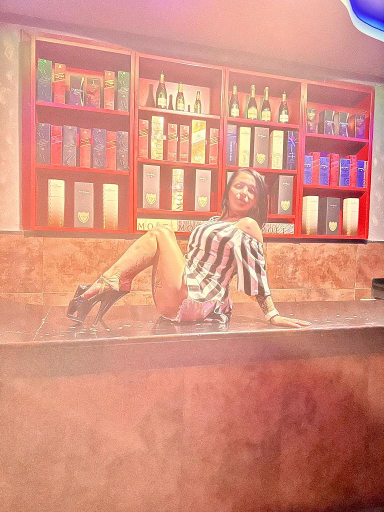 643168675: Chica busca chico en Madrid