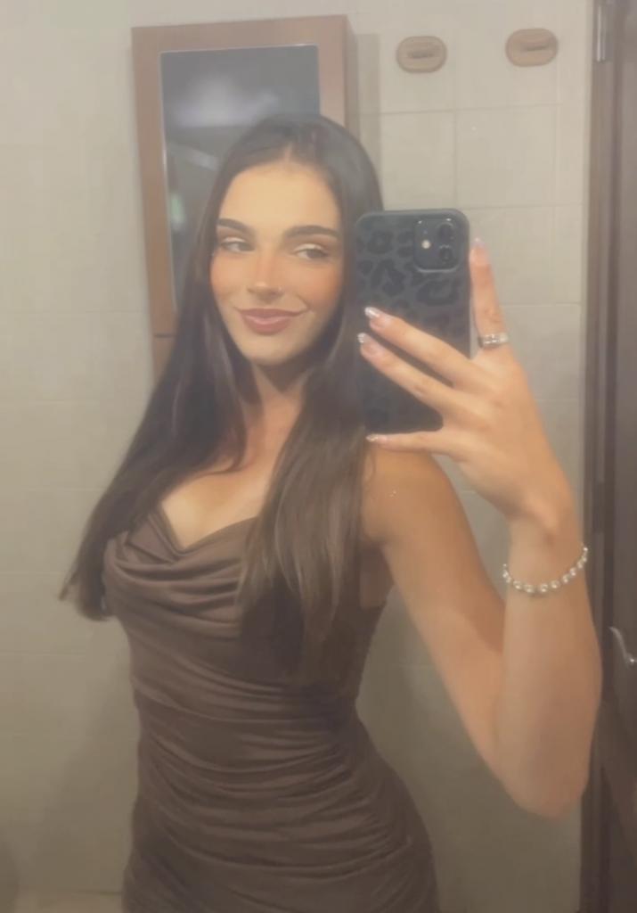 654255531: Chica busca chico en Ibiza