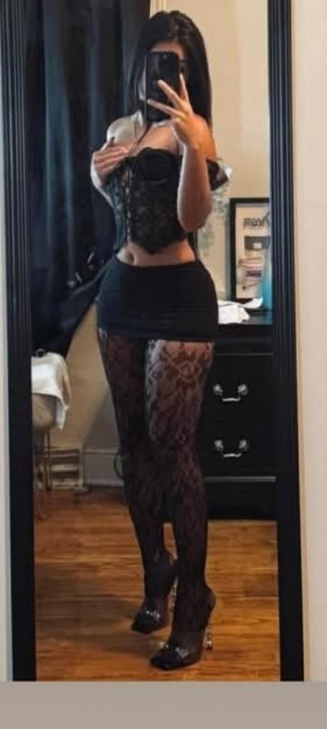 691482245: Chica busca chico en Sevilla