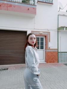 614674390: Chica busca chico en Málaga