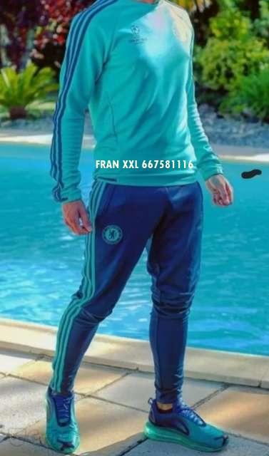 Chico busca chica en Sevilla: 