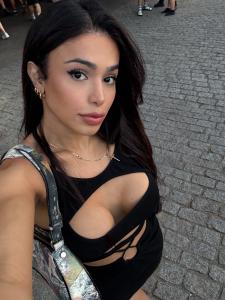 697980911: Transexual en Barcelona