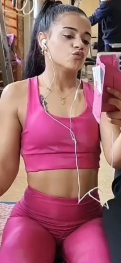 663833495: Chica busca chico en Alicante