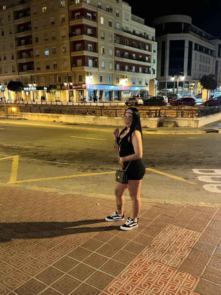 673747337: Chica busca chico en Valencia