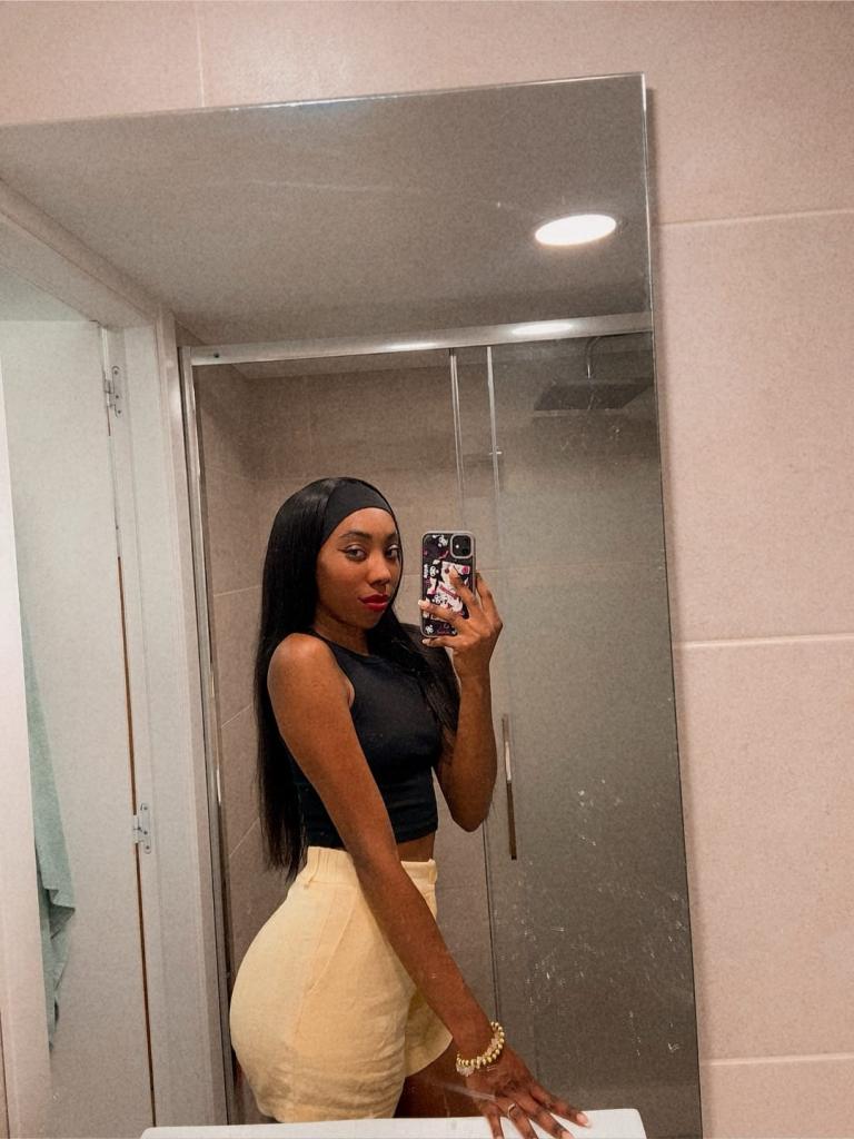 632896478: Chica busca chico en Barcelona