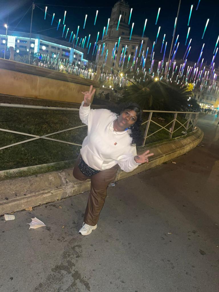 642083014: Chica busca chico en Huelva