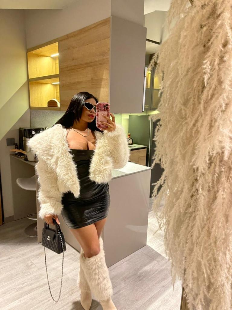 696706322: Chica busca chico en Granada