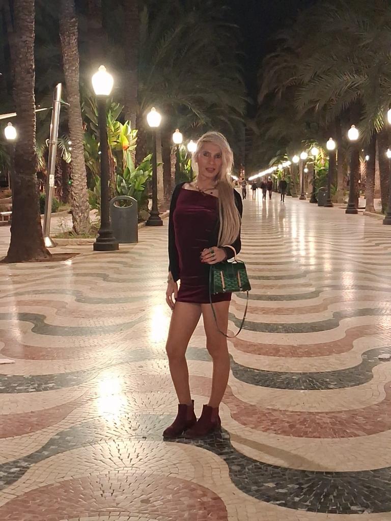 663825496: Chica busca chico en Alicante