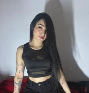 666795054: Chica busca chico en Sevilla