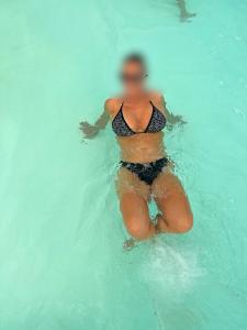 633683968: Chica busca chico en La Coruña