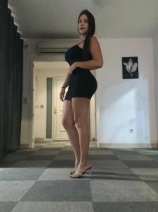 604374286: Chica busca chico en Madrid