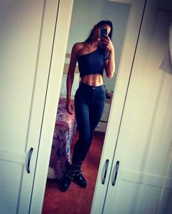 613923465: Chica busca chico en Málaga