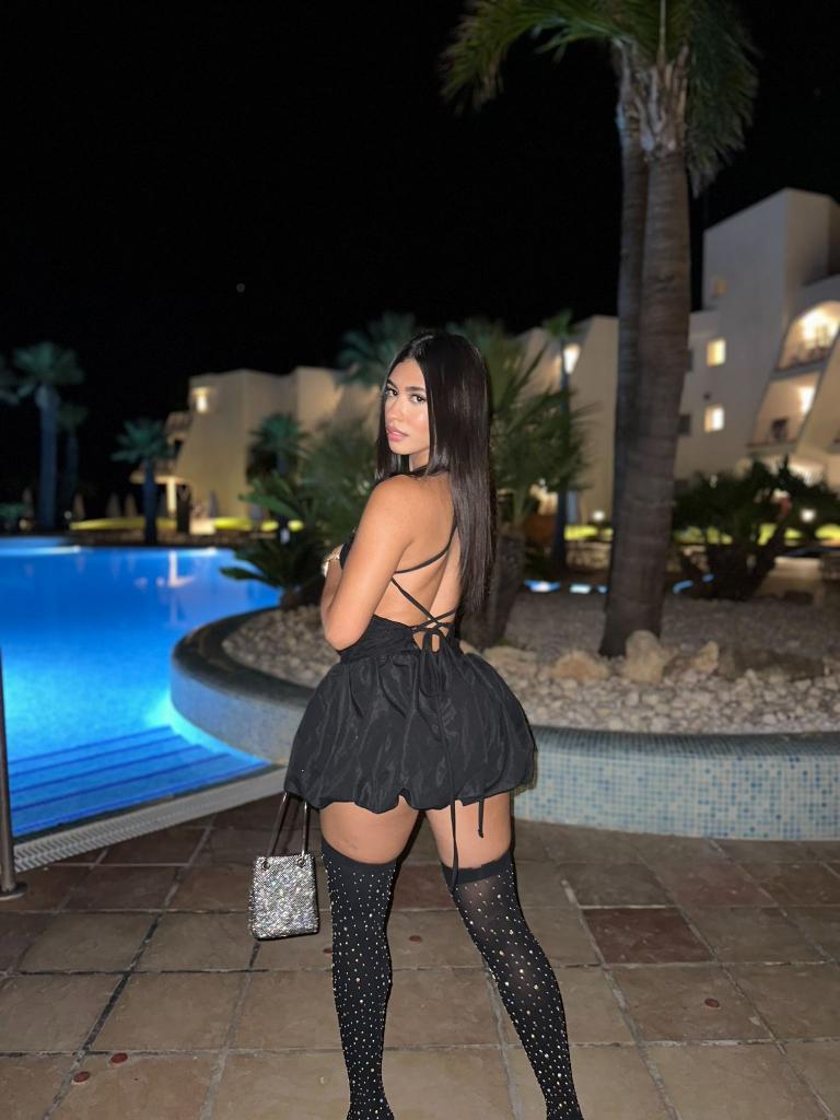 695772668: Chica busca chico en Málaga