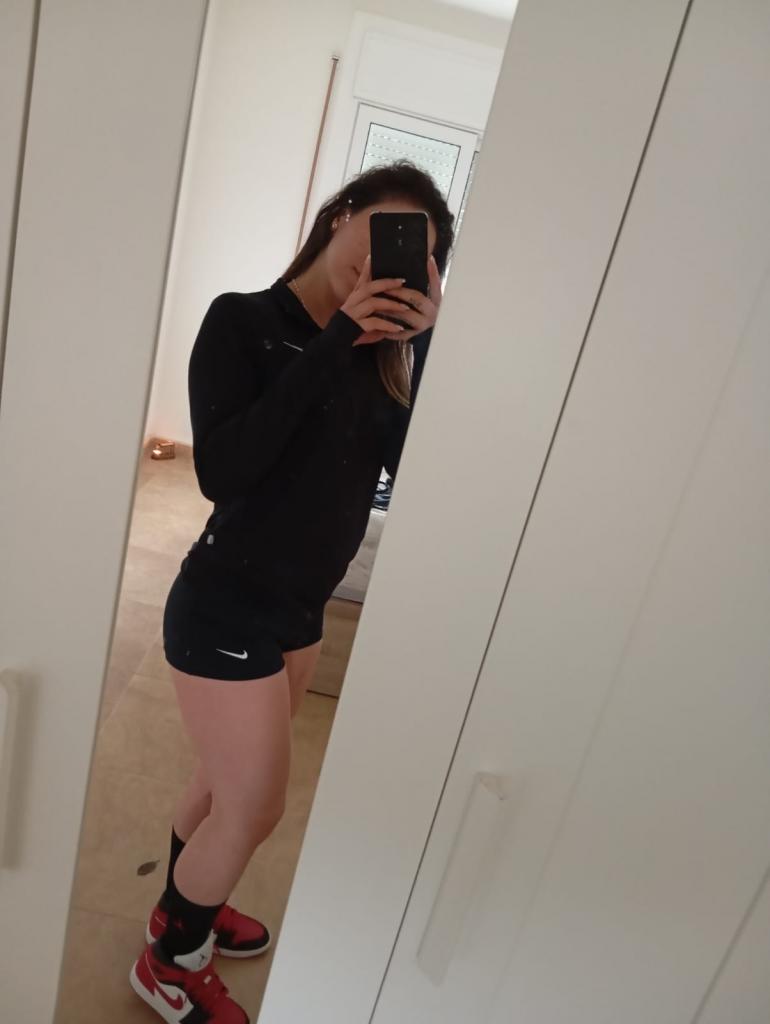 624218727: Chica busca chico en Gerona