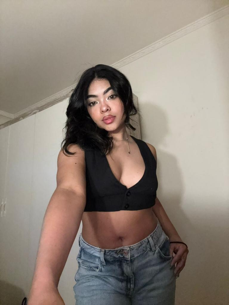 687484379: Chica busca chico en Alicante