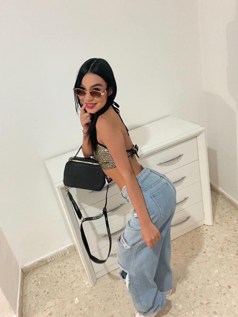 671278505: Chica busca chico en Huelva