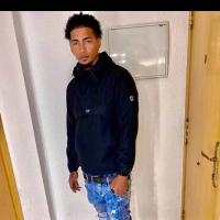 644189899: Chico busca chica en Valencia