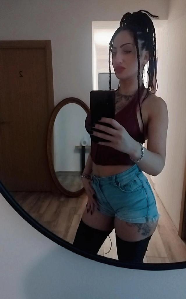 662142788: Chica busca chico en Barcelona