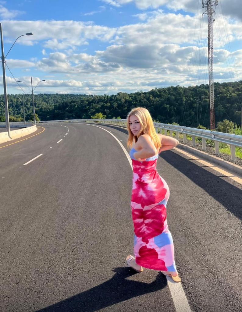 632528382: Chica busca chico en Barcelona