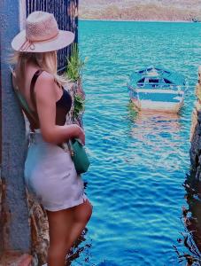 678276819: Chica busca chico en Pontevedra