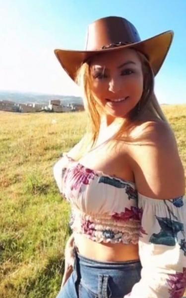 641116105: Chica busca chico en La Coruña