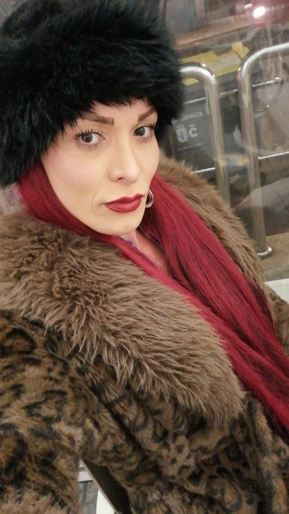 637023098: Transexual en León