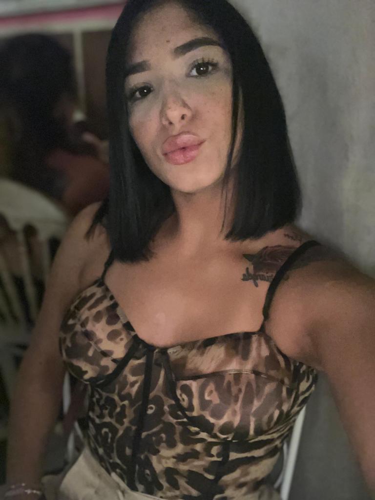 604213613: Chica busca chico en Barcelona