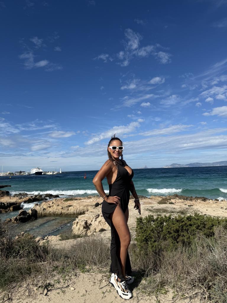 612243622: Chica busca chico en Barcelona