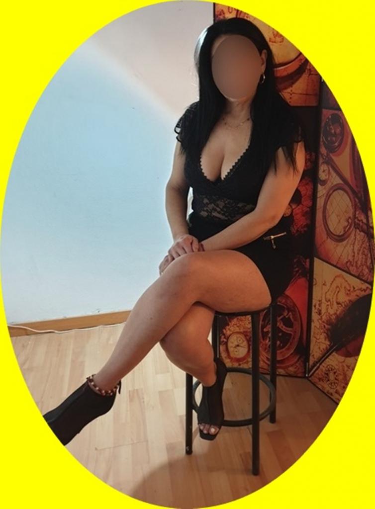 695610908: Chica busca chico en Barcelona