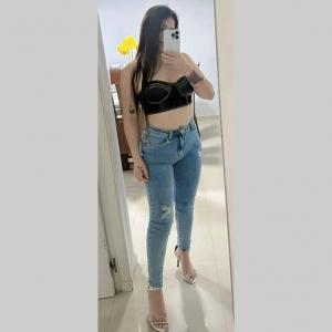 663713369: Chica busca chico en Lugo