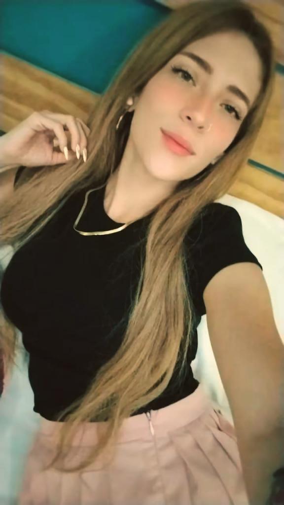 634136189: Chica busca chico en Sevilla