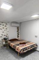 653450000: Chica busca chico en Barcelona