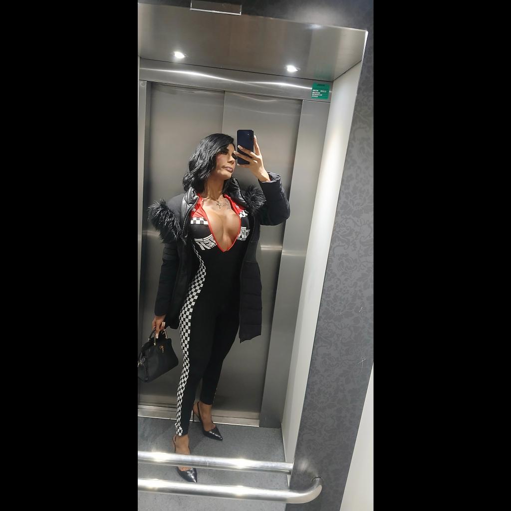 613383760: Transexual en Orense