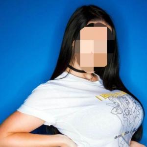 631369065: Chica busca chico en Barcelona