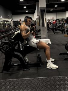 Chico busca chica en Sevilla: 