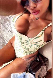 685720671: Chica busca chico en Sevilla