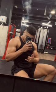 674504023: Chico busca chica en Barcelona